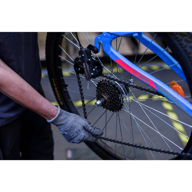 





Greasing Wheel Bearings, photo 1 of 1