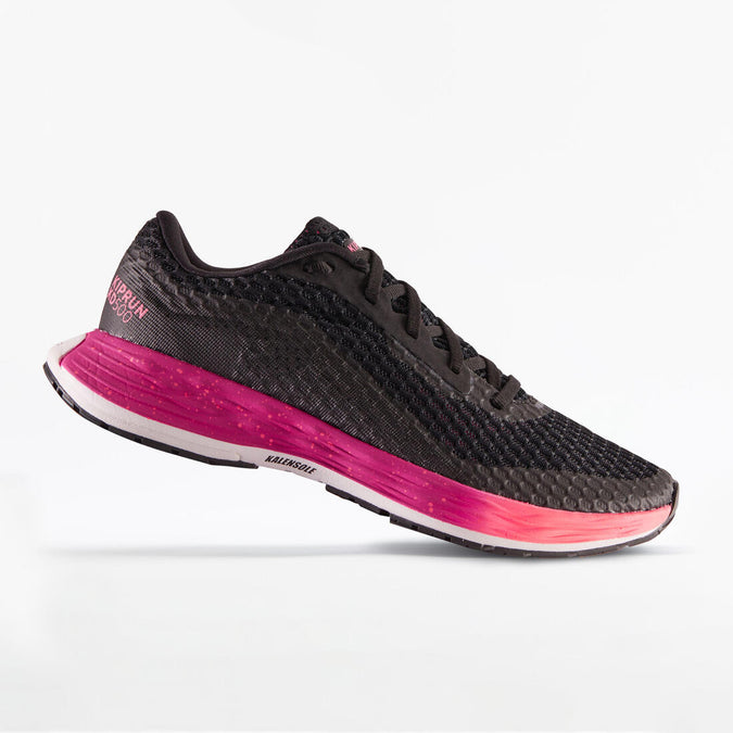 Women s Running Shoes Kiprun KD500 black pink Decathlon Bahrain