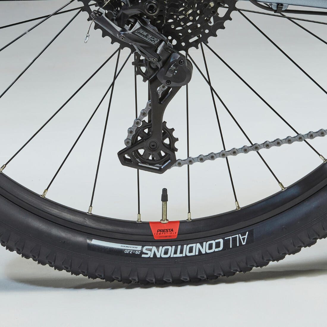 29" Touring Mountain Bike Explore 520 - Grey / Red